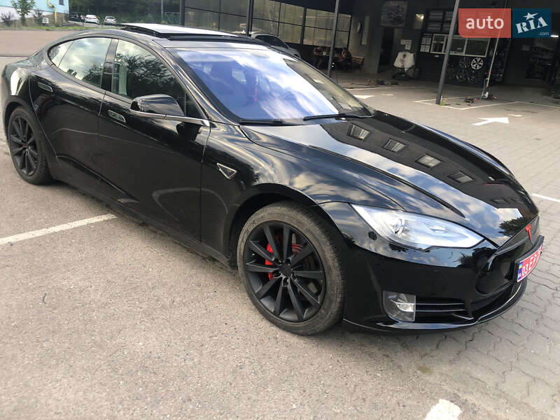 Ліфтбек Tesla Model S 2013 в Луцьку