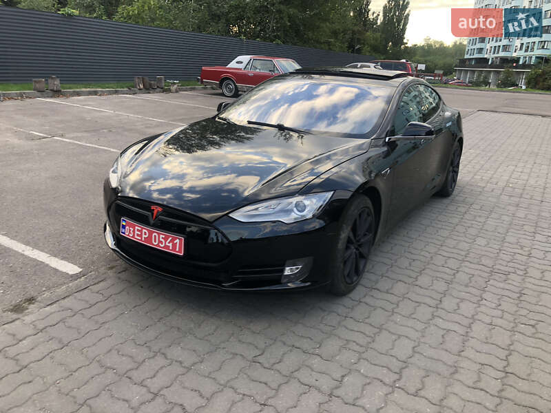 Ліфтбек Tesla Model S 2013 в Луцьку