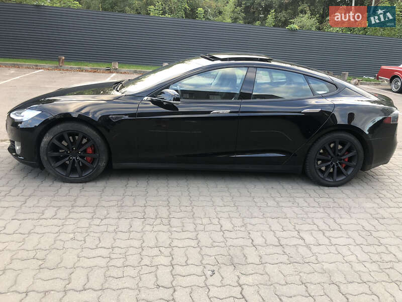 Ліфтбек Tesla Model S 2013 в Луцьку