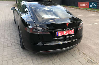 Лифтбек Tesla Model S 2013 в 