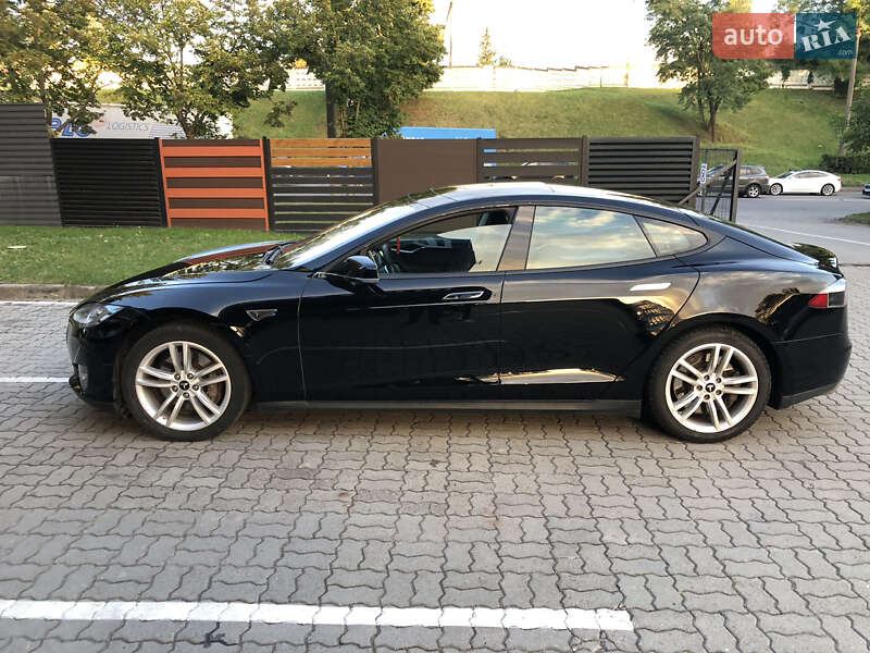 Ліфтбек Tesla Model S 2013 в Луцьку