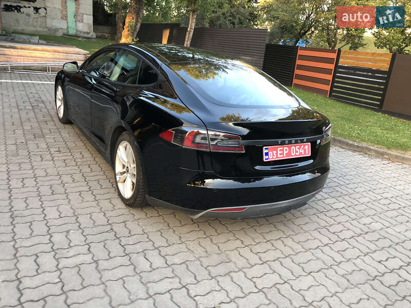 Ліфтбек Tesla Model S 2013 в Луцьку