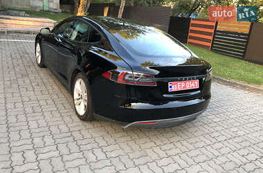 Лифтбек Tesla Model S 2013 в 