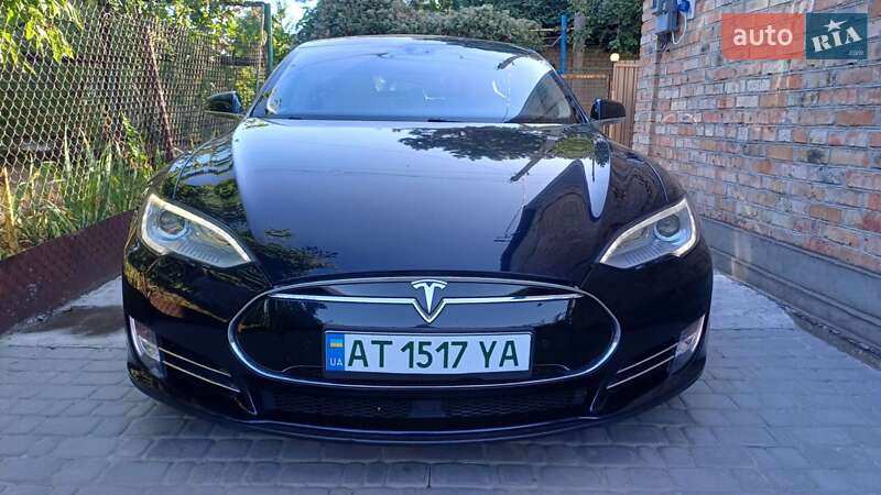 Ліфтбек Tesla Model S 2014 в Запоріжжі