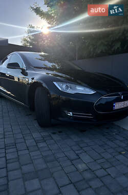 Лифтбек Tesla Model S 2014 в 
