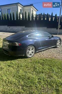 Лифтбек Tesla Model S 2014 в 