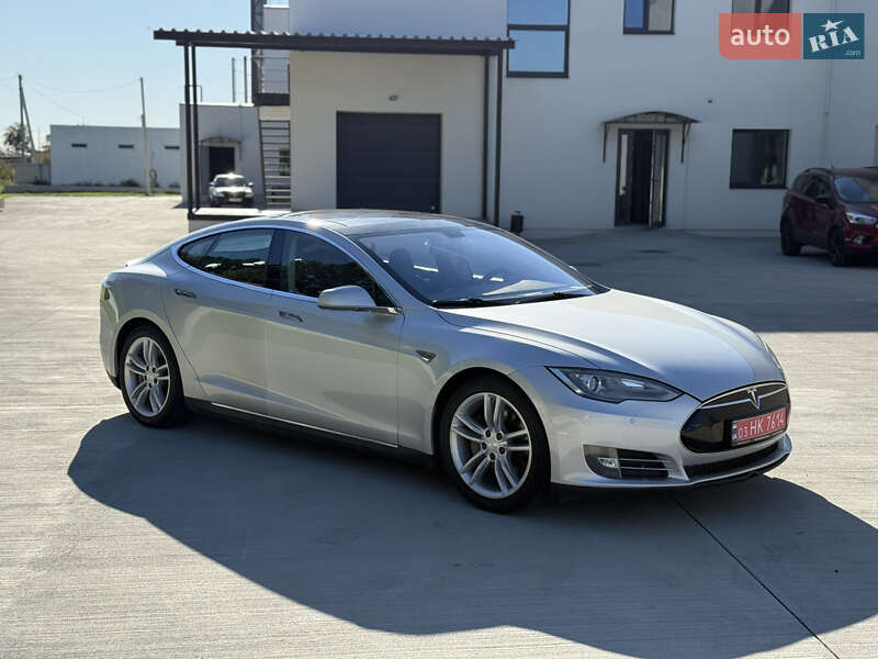 Tesla Model S 2013