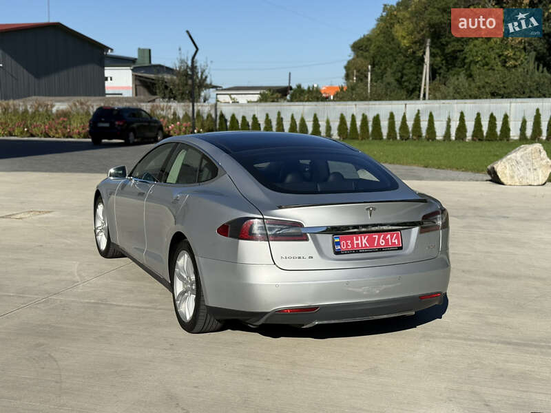Лифтбек Tesla Model S 2013 в Луцке