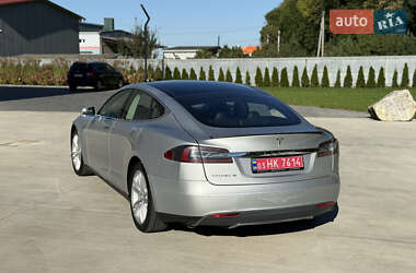 Лифтбек Tesla Model S 2013 в 