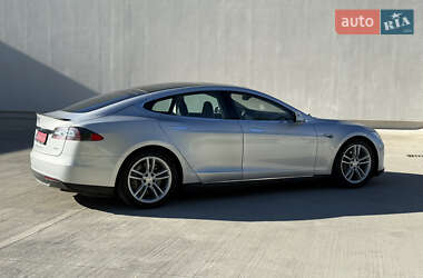 Лифтбек Tesla Model S 2013 в 