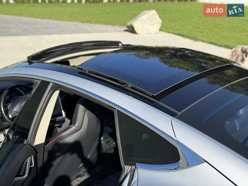 Лифтбек Tesla Model S 2013 в Луцке