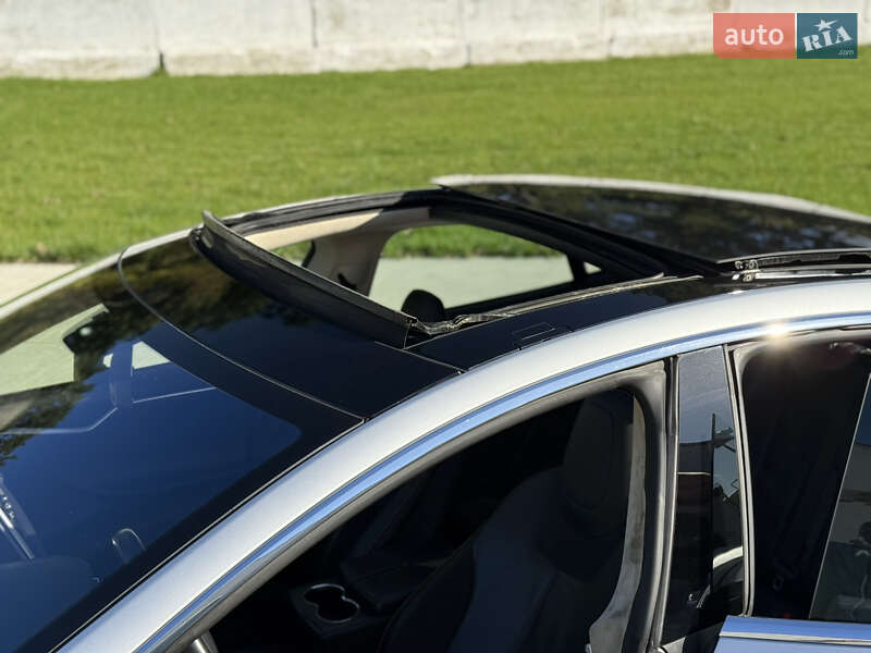 Лифтбек Tesla Model S 2013 в Луцке