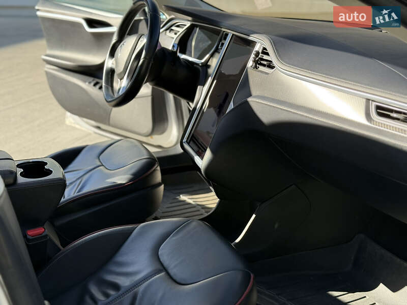 Лифтбек Tesla Model S 2013 в Луцке