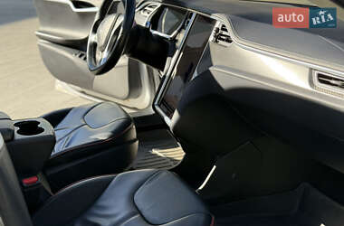 Лифтбек Tesla Model S 2013 в 