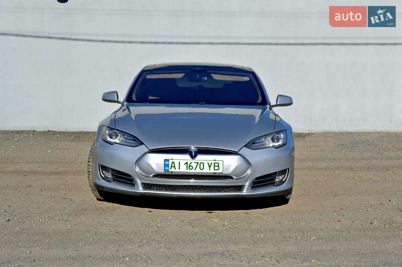 Tesla Model S 2013