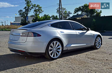 Лифтбек Tesla Model S 2013 в 