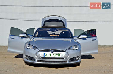 Лифтбек Tesla Model S 2013 в 