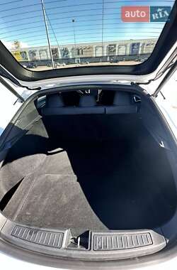 Ліфтбек Tesla Model S 2015 в 