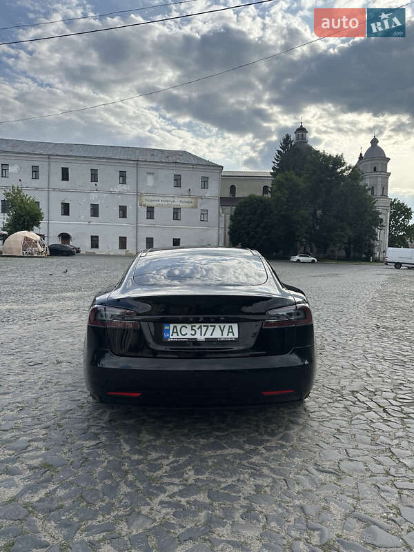 Ліфтбек Tesla Model S 2016 в Луцьку