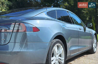 Лифтбек Tesla Model S 2014 в 