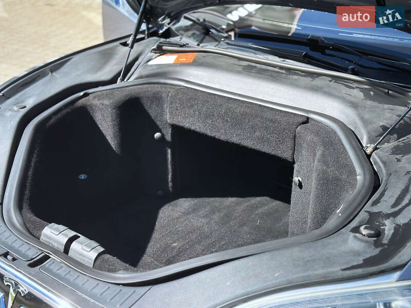 Лифтбек Tesla Model S 2014 в Николаеве