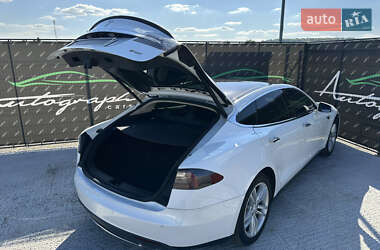 Ліфтбек Tesla Model S 2013 в 