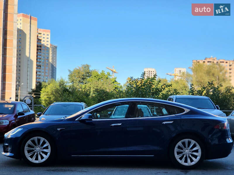 Ліфтбек Tesla Model S 2017 в Києві