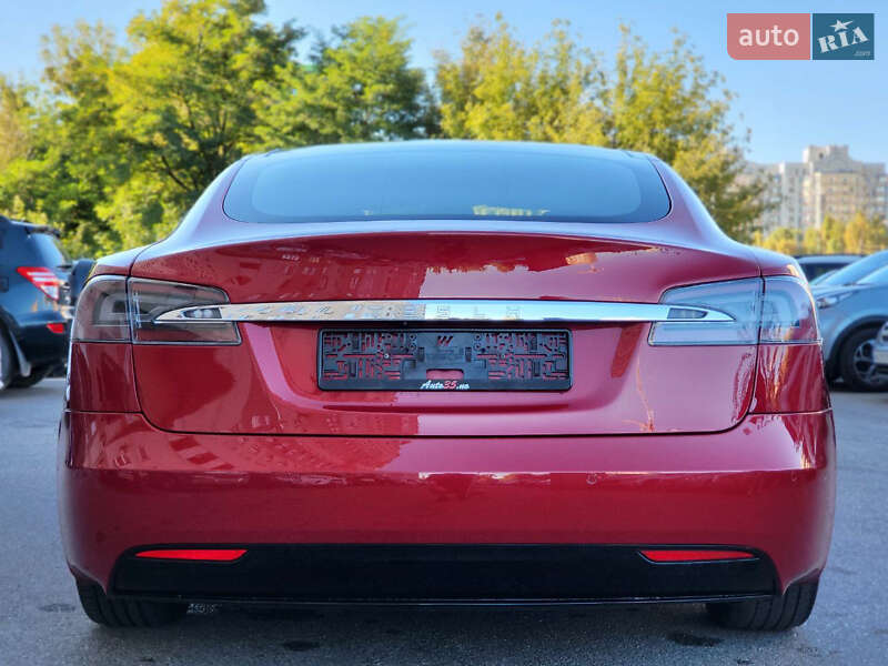 Ліфтбек Tesla Model S 2017 в Києві