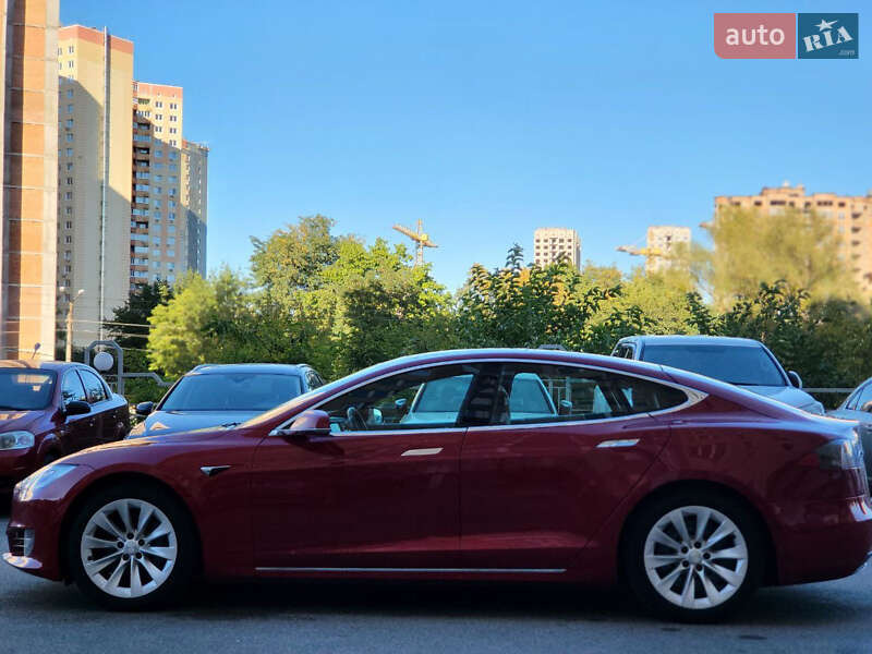 Ліфтбек Tesla Model S 2017 в Києві