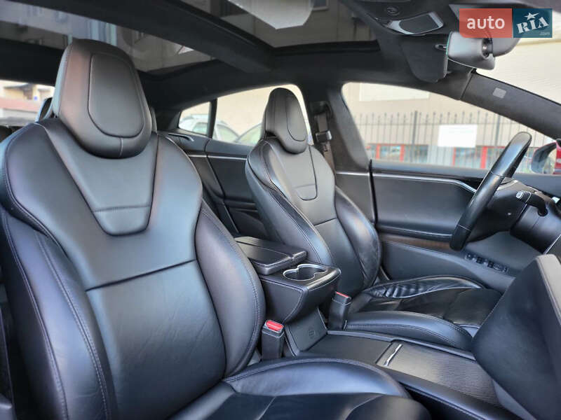 Ліфтбек Tesla Model S 2017 в Києві