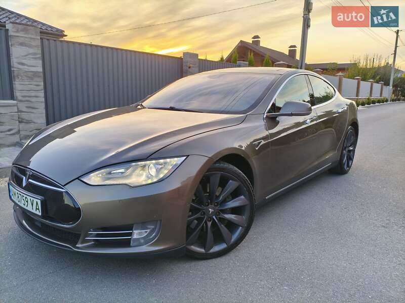 Лифтбек Tesla Model S 2015 в Житомире фото 7 Лифтбек Tesla Model S 2015 в Житомире
