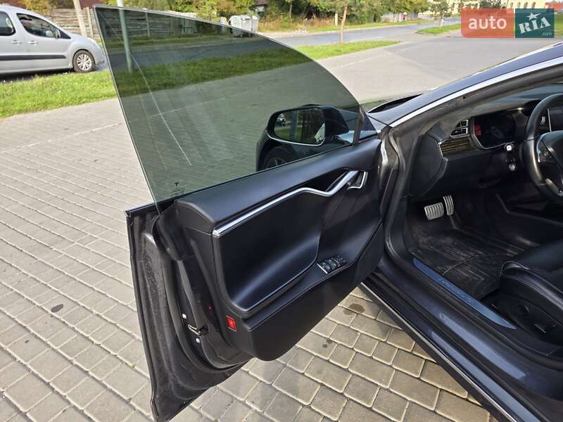 Лифтбек Tesla Model S 2016 в Владимире фото 11 Лифтбек Tesla Model S 2016 в Владимире