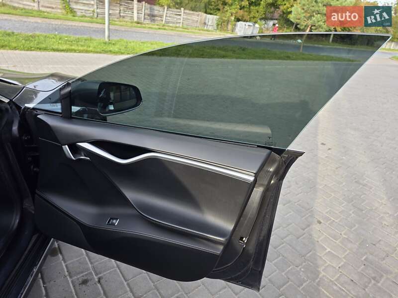 Лифтбек Tesla Model S 2016 в Владимире фото 15 Лифтбек Tesla Model S 2016 в Владимире