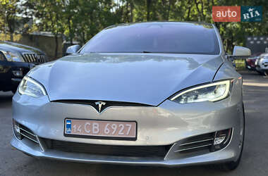 Лифтбек Tesla Model S 2017 в 