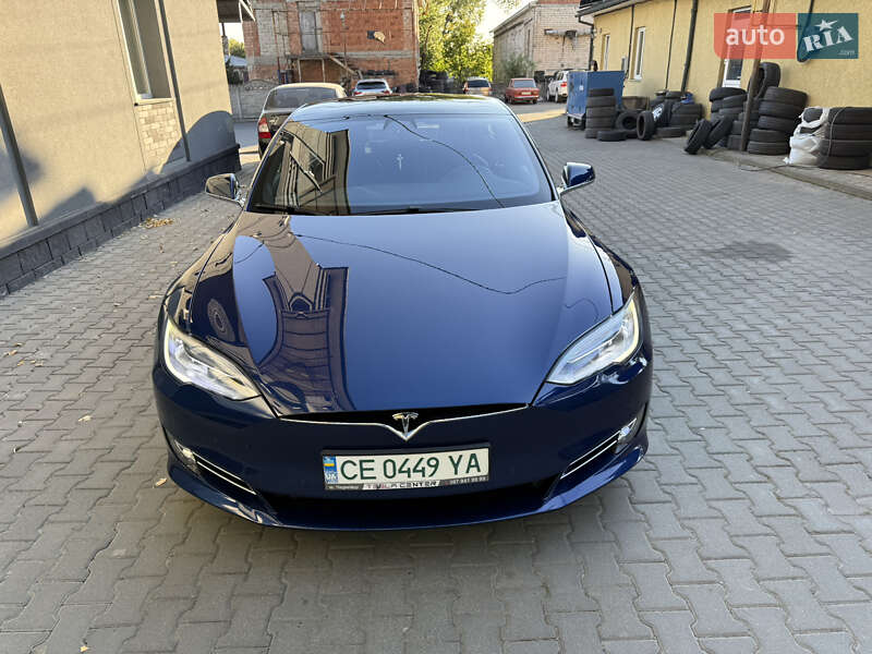 Ліфтбек Tesla Model S 2017 в Чернівцях
