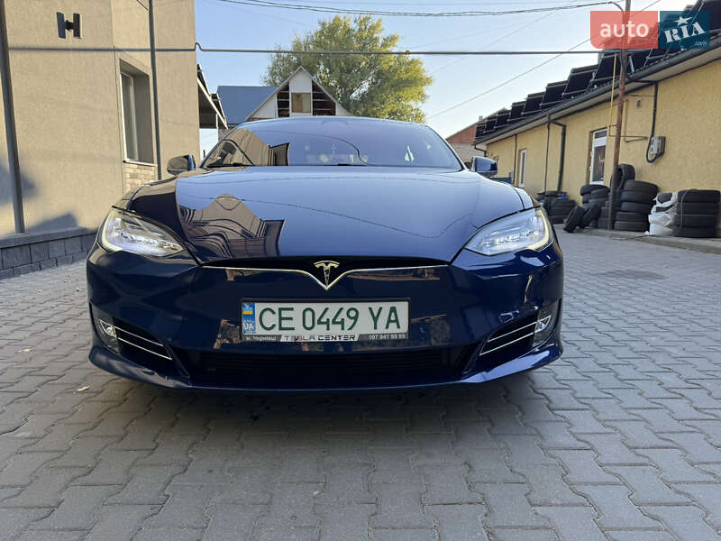Ліфтбек Tesla Model S 2017 в Чернівцях