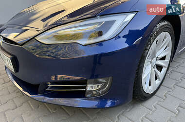 Ліфтбек Tesla Model S 2017 в Чернівцях