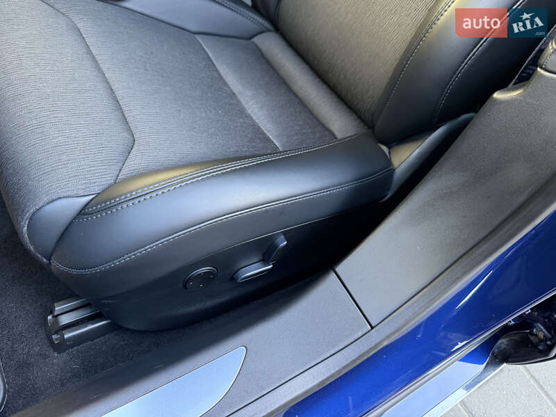 Ліфтбек Tesla Model S 2017 в Чернівцях