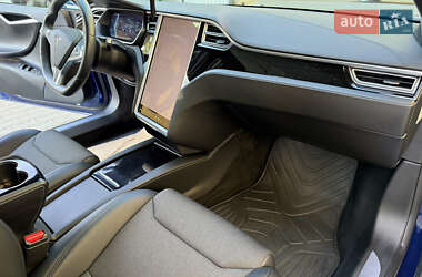 Ліфтбек Tesla Model S 2017 в Чернівцях