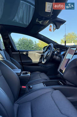 Ліфтбек Tesla Model S 2017 в Чернівцях