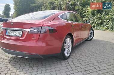Лифтбек Tesla Model S 2015 в 