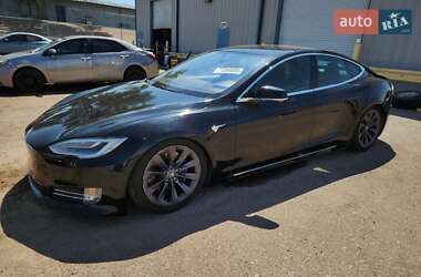 Tesla Model S 2020