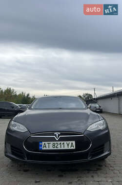 Ліфтбек Tesla Model S 2015 в Калуші