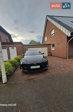 Ліфтбек Tesla Model S 2019 в Києві