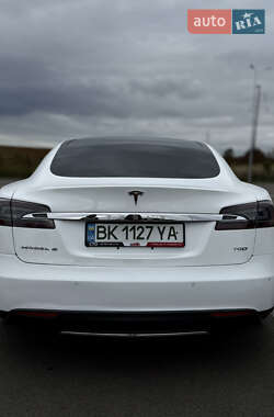 Ліфтбек Tesla Model S 2016 в 