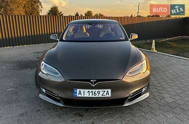 Лифтбек Tesla Model S 2016 в Киеве