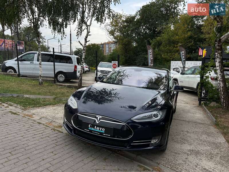 Лифтбек Tesla Model S 2014 в Черновцах