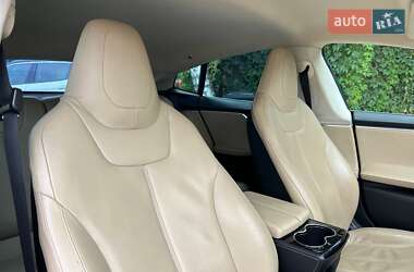 Ліфтбек Tesla Model S 2014 в 