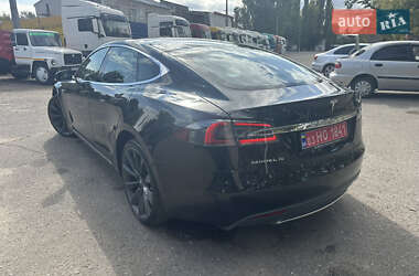 Лифтбек Tesla Model S 2015 в 