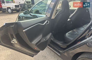 Лифтбек Tesla Model S 2015 в 